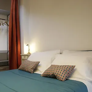  Apartament Midnight Blues For 3 People Near The Airport